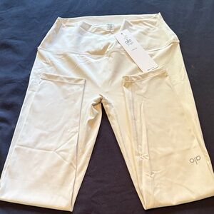 NWT ALO Yoga Off-White Leggings
